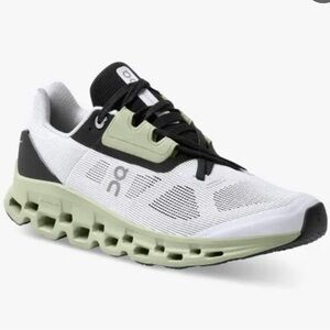 ON Running - Cloudstratus 3 running shoes